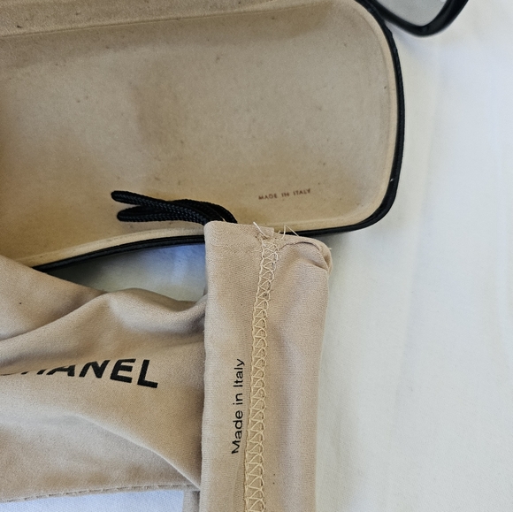 EUC Chanel White Bow Sunglasses - Picture 9 of 10
